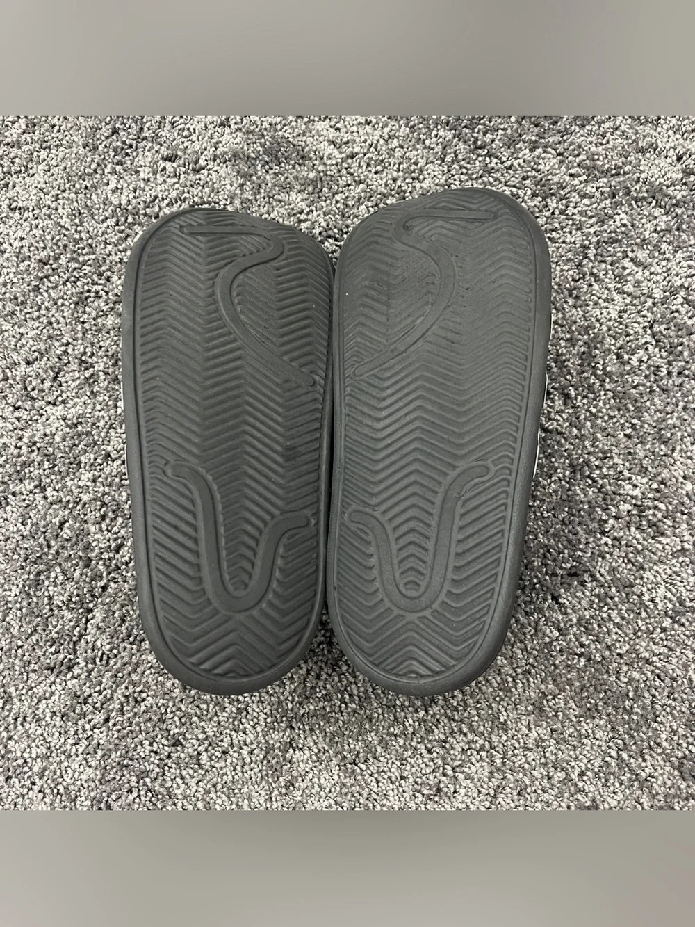 Adidas Adilette Clogs Men’s Size 10 Women’s Size 11 Black White Three Stripes
